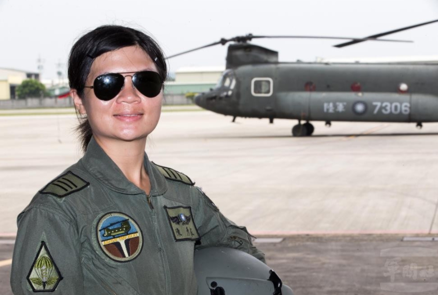 受訓後成為首位空中運輸直升機作戰隊女飛官陳彥蓁 圖:翻攝自軍聞社