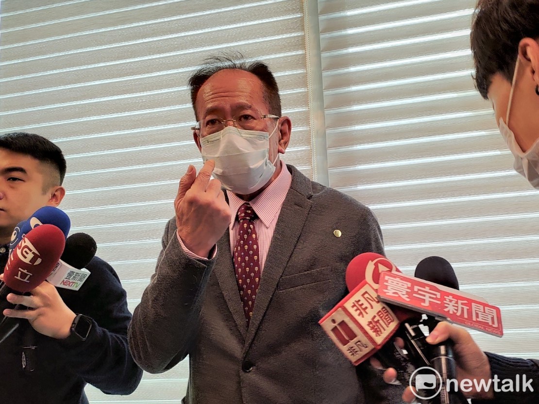 國民黨立委陳超明涉貪交保後，返回立法院國會辦公室接受媒體訪問。 圖：黃建豪/攝（資料照）