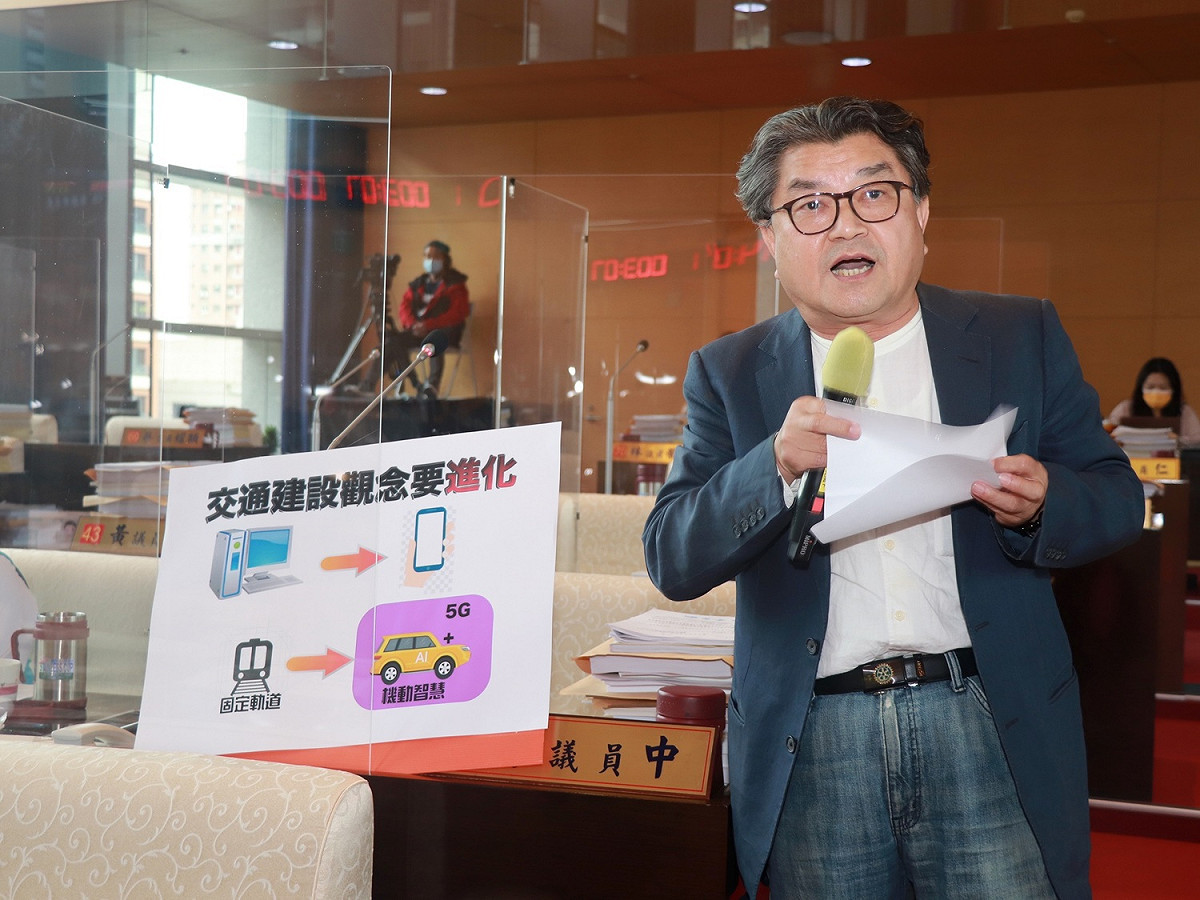 國民黨市議員李中建議台中市不要再蓋捷運，應以自駕車取代。 李中/提供