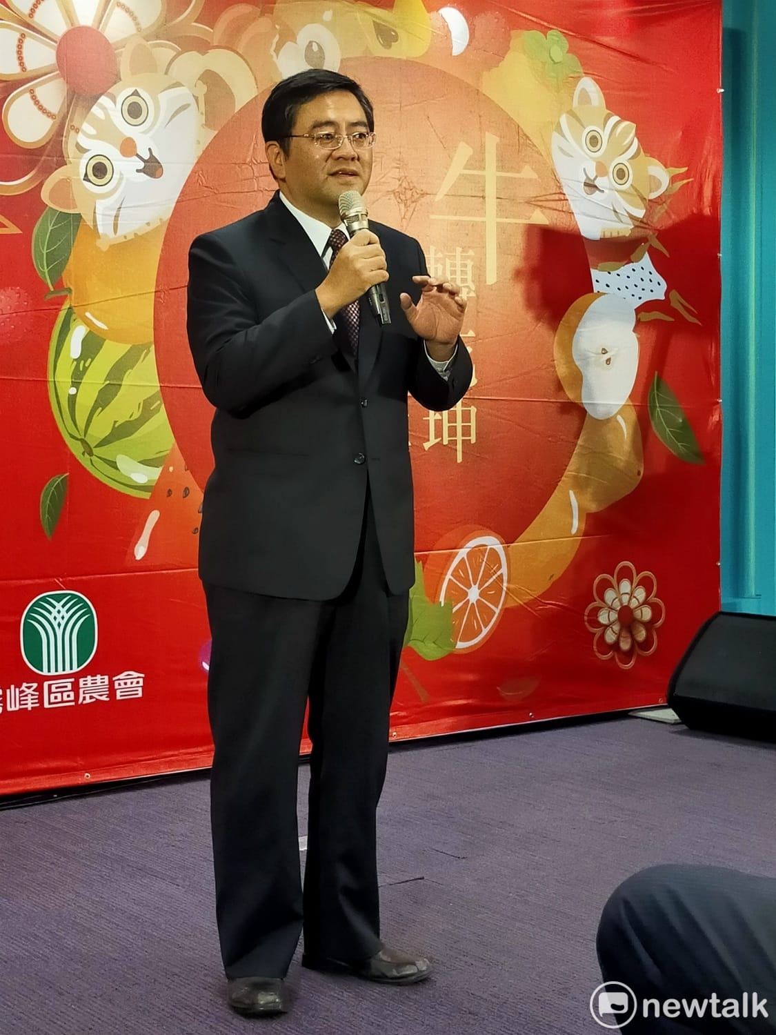 霧峰農會總幹事黃景建說，平台不向店家收費，就是要讓利給消費者。 唐復年/攝