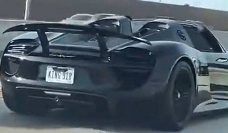 LeBon James跑車的車牌號碼為「KING 918」。 圖／取自推特