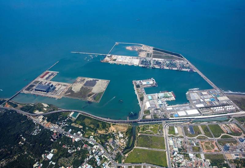 由觀音山鳥瞰台北港的景色 圖：新北市觀旅局／提供