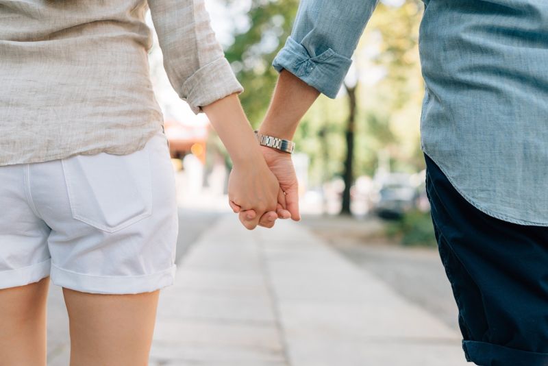 男友表示「朋友和女友吃過飯之後，就認為她是一個會劈腿的女生」。 示意圖，圖中人物與本文無關／翻攝自《Pixabay》