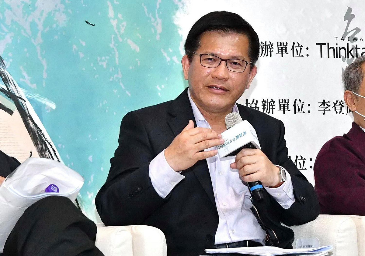 交通部長林佳龍被問到中捷無法通車一事，他表示自己過去曾提醒台中市長盧秀燕安全第一，現在軸心斷裂，中央會給予最大協助。 圖：翻攝自林佳龍臉書（資料照）