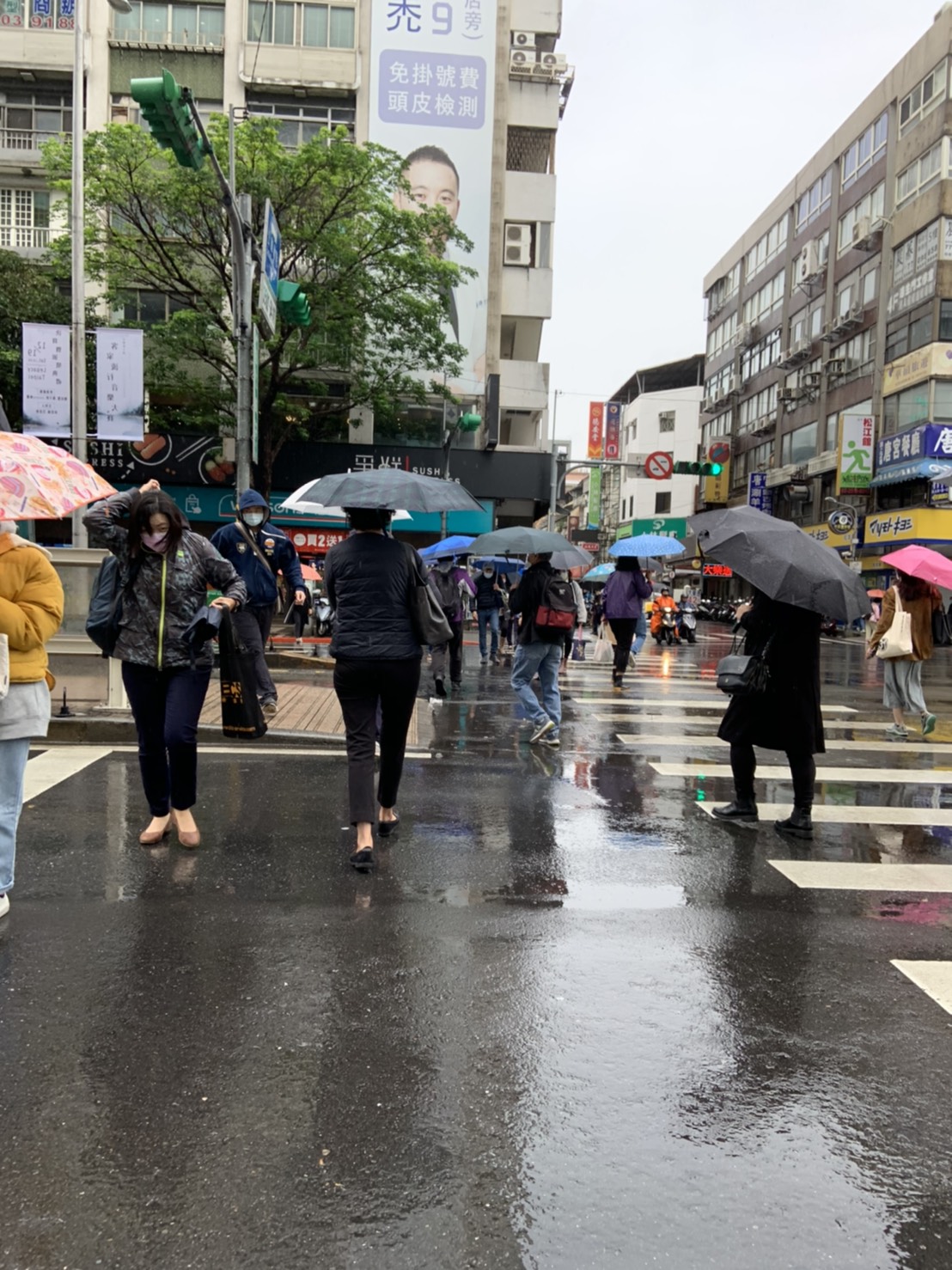 彭啟明在臉書表示，北台灣降雨將會持續到年底或明年初。 圖：張家寧／攝