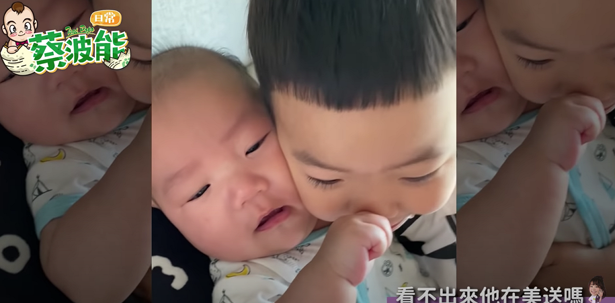 蔡桃貴(右)偷親波能(左)。 圖：翻攝IG／嘎嫂二伯&amp;蔡波能