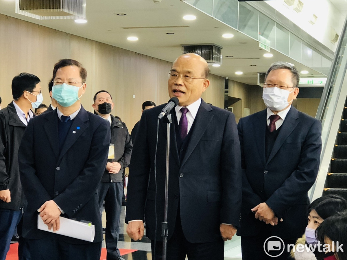 行政院長蘇貞昌今（17）天下午受訪時，花了將近6分鐘的時間，談他對黎智英的敬佩之心。 圖：謝莉慧/攝