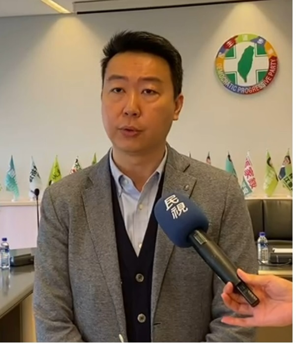 台中市議會民進黨團總召陳世凱說，盧秀燕虛偽的真面目「踐踏別人、成就自己！」 民進黨團/提供