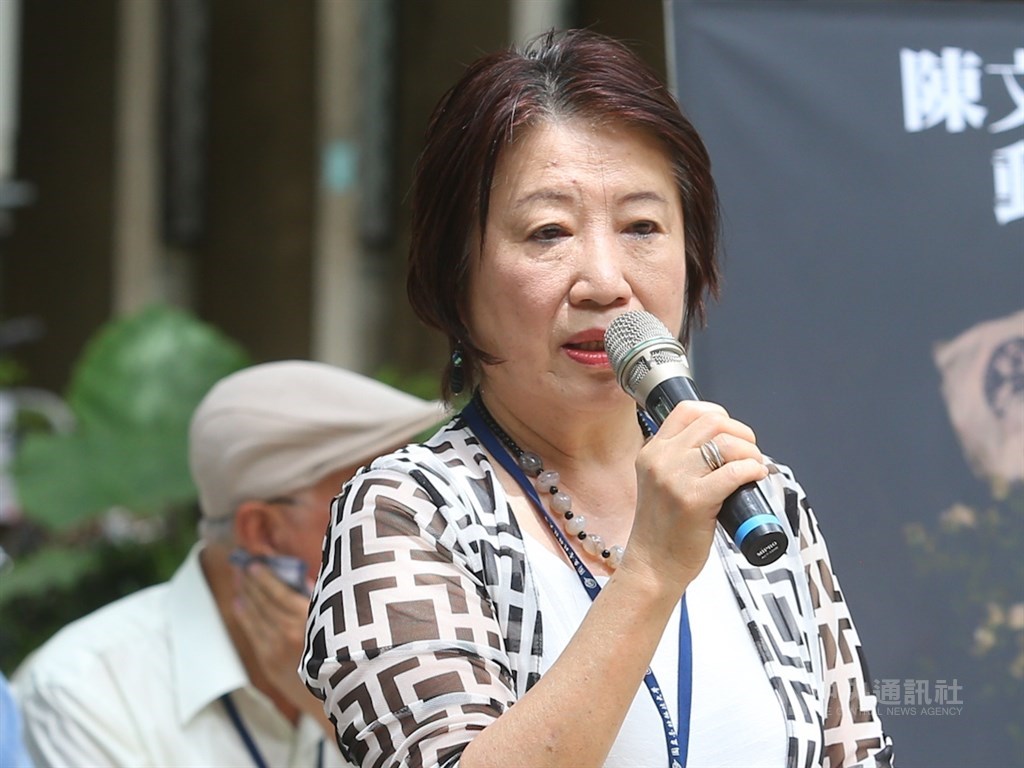 捷克前總統哈維爾逝世9週年紀念日，曾擔任無任所大使的楊黃美幸（前）感念他對台捷關係的貢獻，自掏腰包買了一架捷克國寶級的佩卓夫鋼琴，送給布拉格的音樂廳向他致敬。（中央社檔案照片）