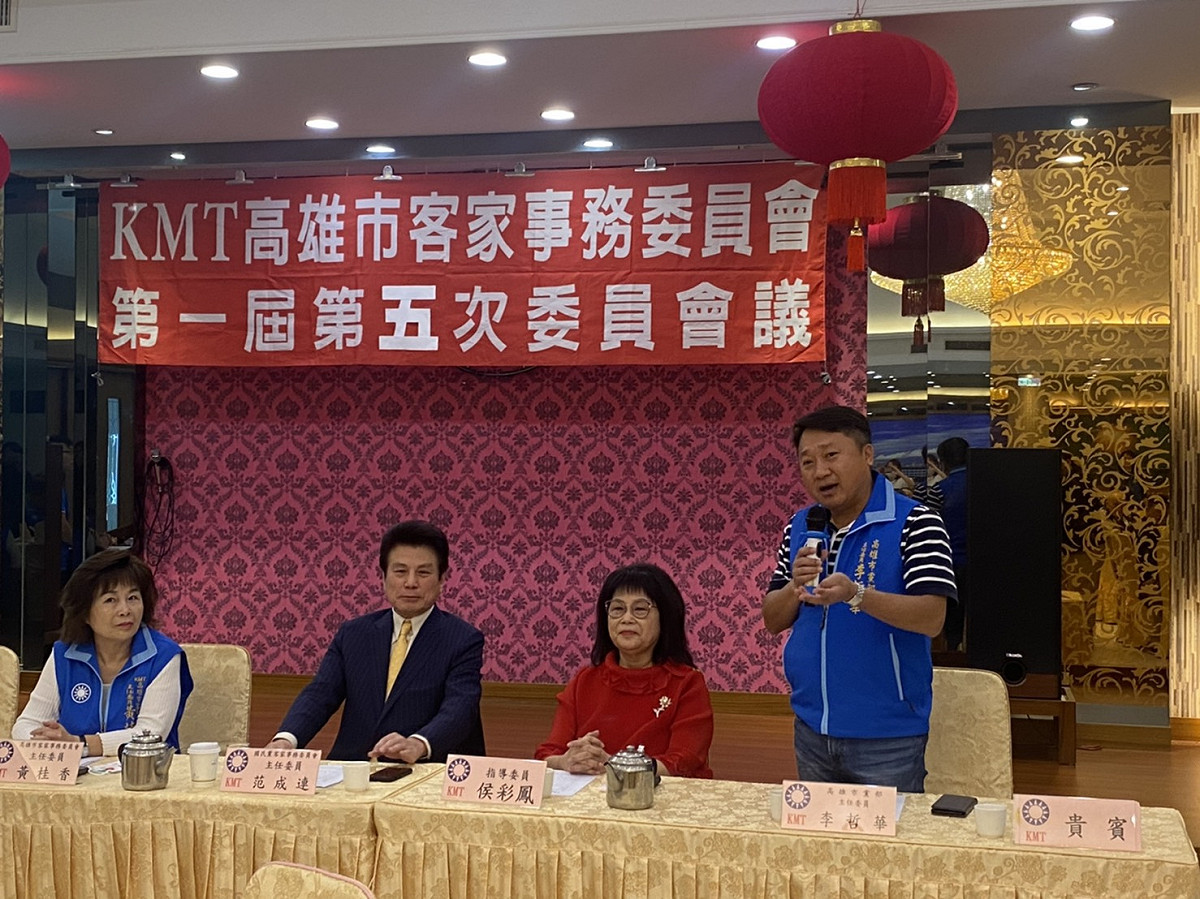 國民黨高雄市黨部主委李哲華(右一)表示，只要一年時間佈局，下任市長人選自然順水推舟。 圖：國民黨高雄市黨部/提供