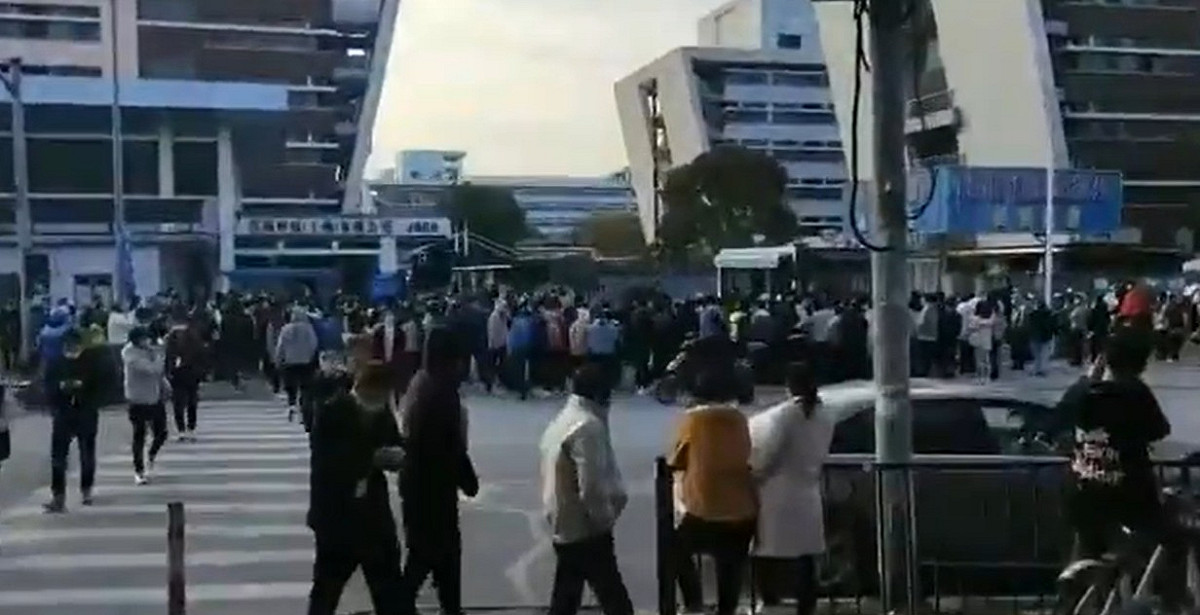 台資和碩上海昌碩廠19日爆發上千臨時工抗議事件。 圖：