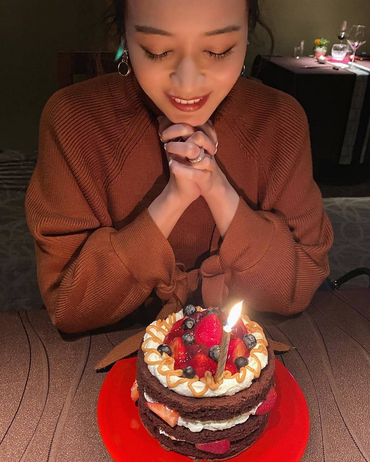 侯佩岑昨才剛過完42歲生日，沒想到半夜就緊急送急診。 圖：翻攝自侯佩岑臉書