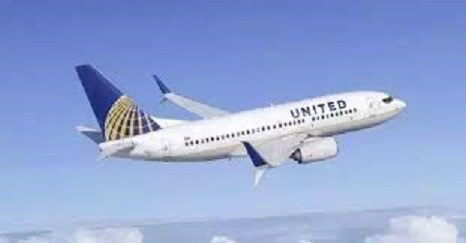 美國聯合航空591號航空近日傳出1名出現武漢肺炎症狀的男乘客在機上猝死，客機隨後緊急轉降紐奧良。(示意圖) 圖：翻攝自每日頭條（資料照）