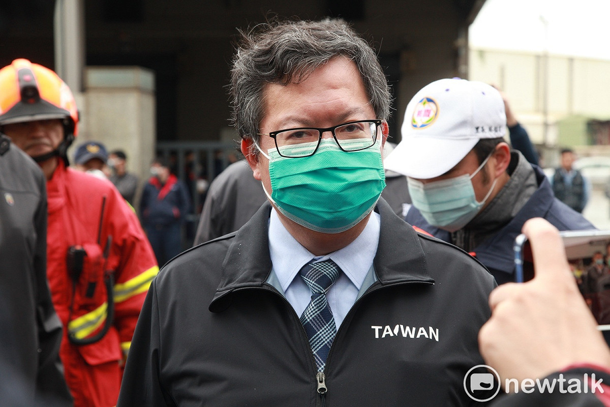 桃園市長鄭文燦赴旭富製藥火災現場瞭解救災情形。 圖：林昀真／攝