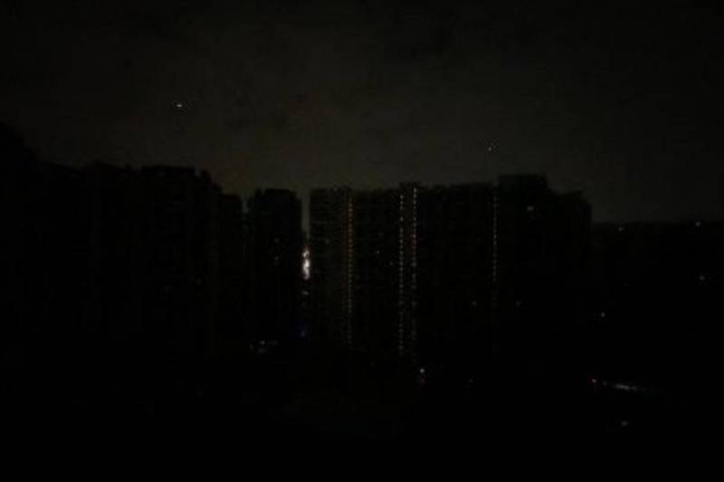中國廣東省多個城市今（21）日凌晨爆發大規模停電，中國微博上民怨四起。 圖：翻攝微博