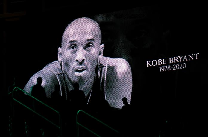 舊金山49人隊向Kobe致敬。 圖／美聯社／達志影像