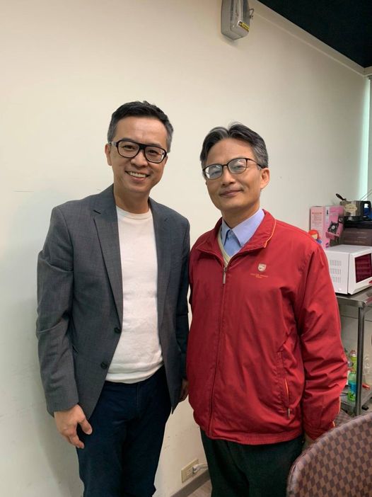 蘇偉碩跟黃子哲說，自己以前和民進黨一起反萊牛，把前總統馬英九罵到狗血淋頭，也從沒被過查水表。 圖：翻攝黃子哲臉書