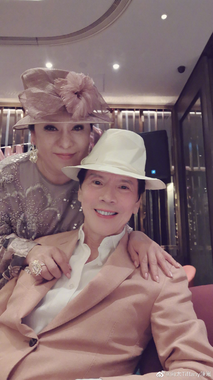 向華強夫婦被爆可能依親移民來台。 圖：翻攝自向太陳嵐微博
