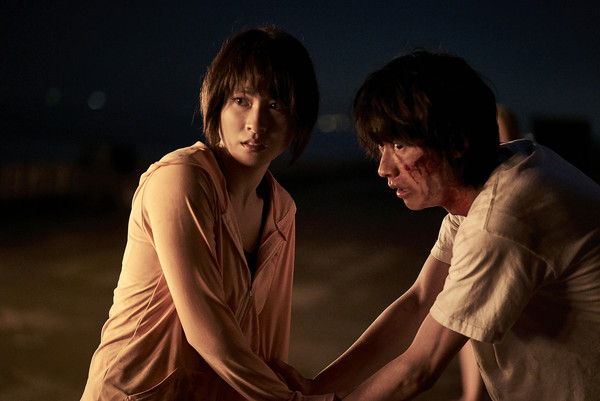 山崎賢人、土屋太鳳因此劇人氣飆漲。 圖：Netflix/提供