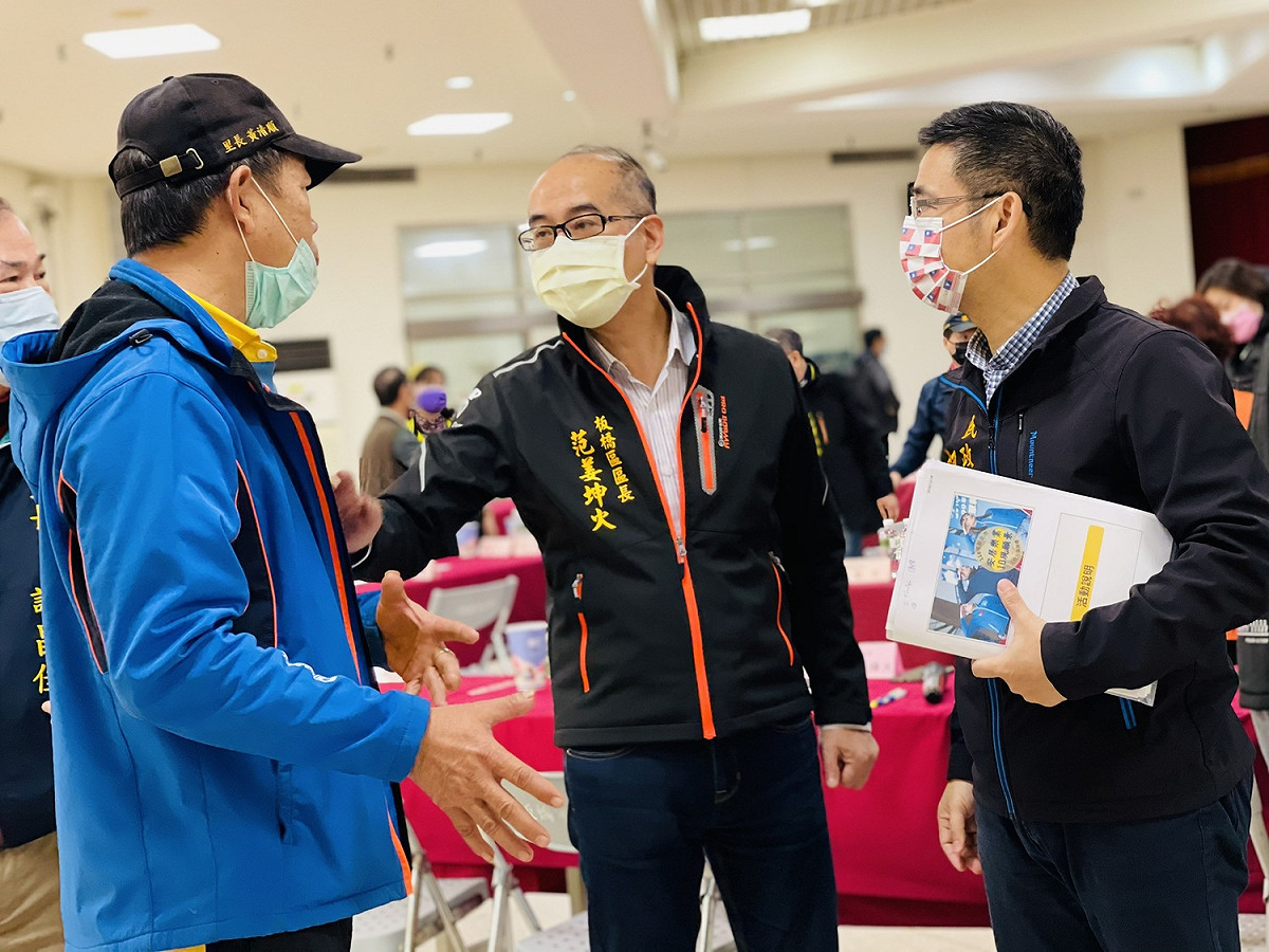 新北行動治理緊盯各項民生基礎建設，解決案件逾8成；圖為本月28 日板橋場。  圖：新北市民政局提供