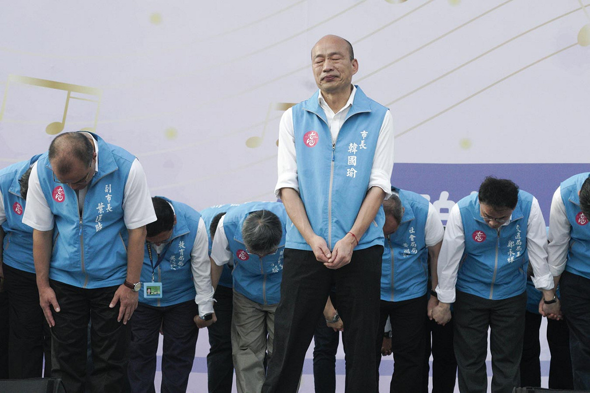 被近94萬名高雄市民罷免的高雄市長韓國瑜，今天傍晚在告別音樂會上向其支持者透露，罷免後至今心情難以平復。 圖：張良一/攝