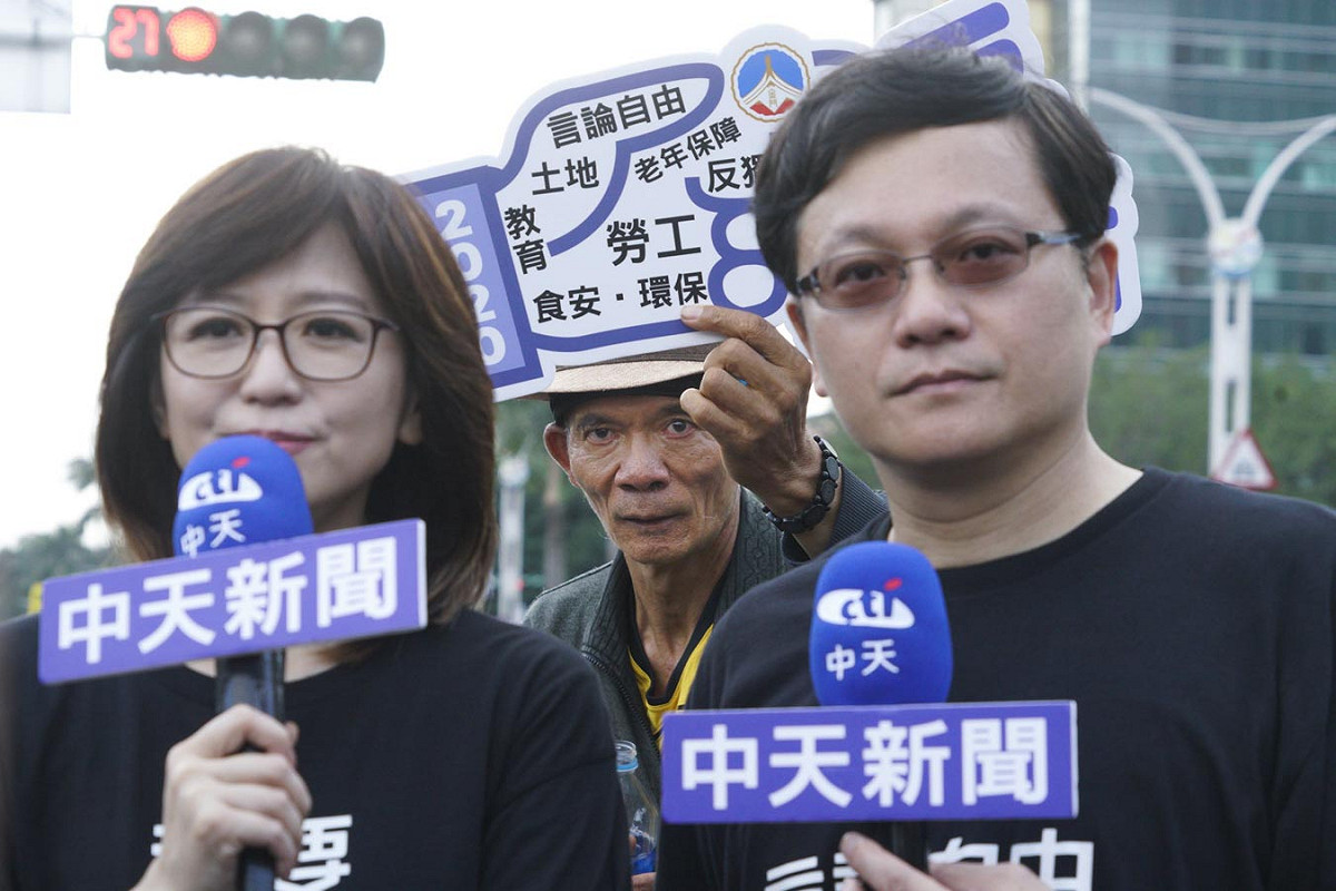 許多未出現在螢幕前的抗議達人柯賜海出現在中天電視的直播節目中。 圖：張良一/攝