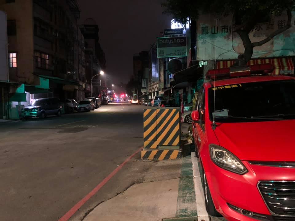 辛苦了一夜，高雄市消防局29日凌晨po出鳳山區瓦斯外洩處的修復後照片，表示危機已經解除。 圖：翻攝自高雄市消防局第三大隊五甲分隊臉書