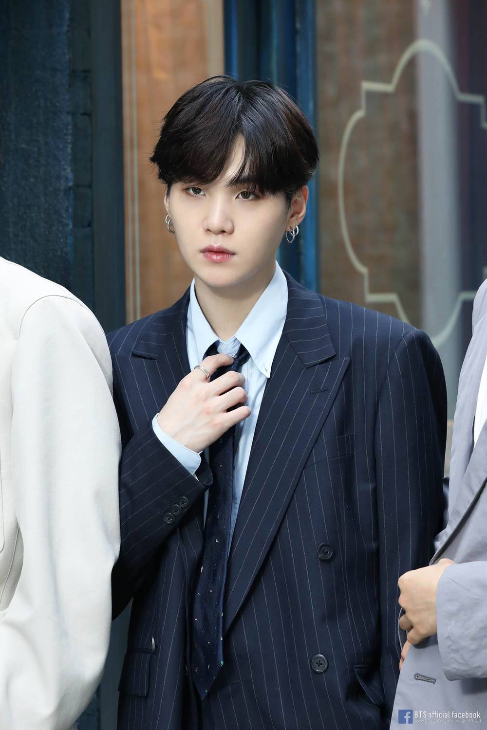 BTS成員SUGA因開刀暫停活動，經過2個月的修養，有望在31日的演唱會上看到他的身影。 圖：翻攝自BTS臉書