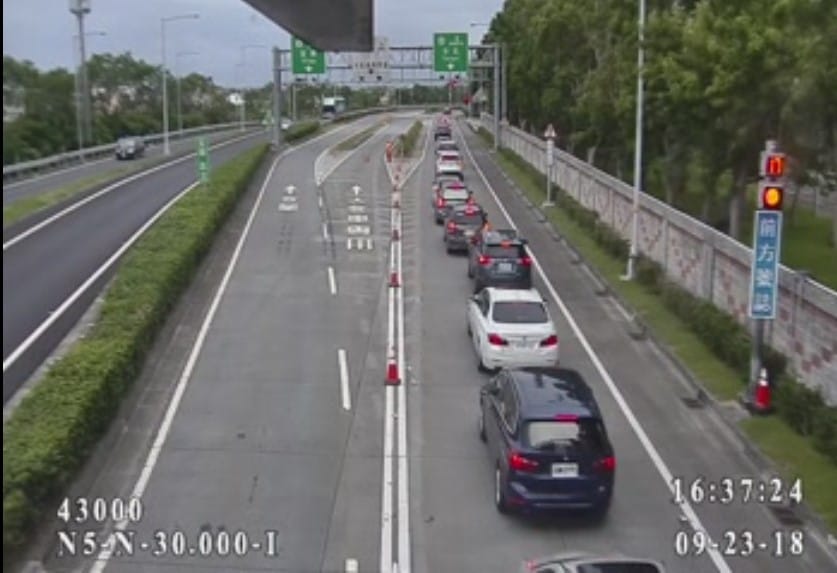 為了疏運車潮，台61線、台9線(蘇花改)、台1線(水底寮)部分路段、時段將進行交通管制(圖為台9線接國5路段)。 圖：翻攝國道路況即時通(資料照)