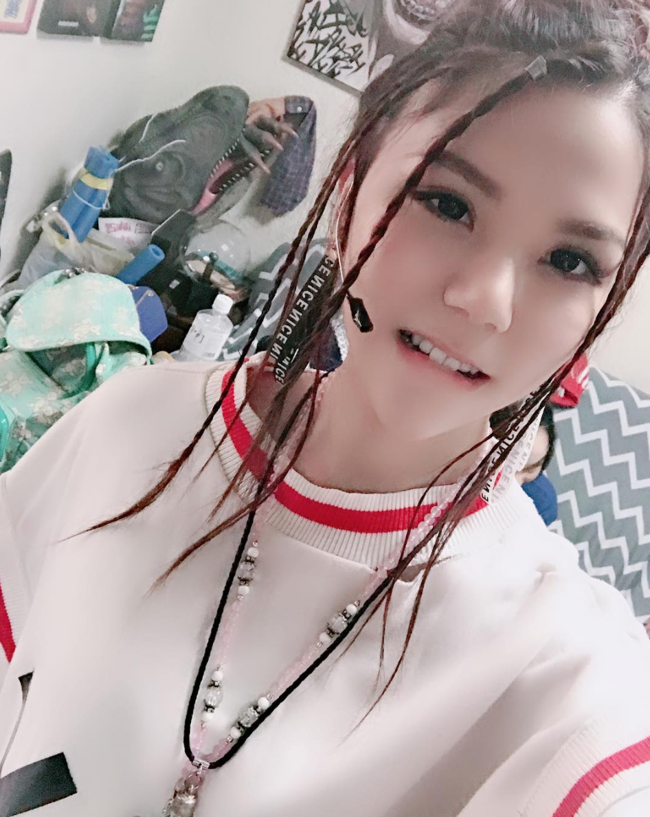 因模仿歌手鄧紫棋而爆紅的蕾菈。 圖：翻攝IG／蕾菈