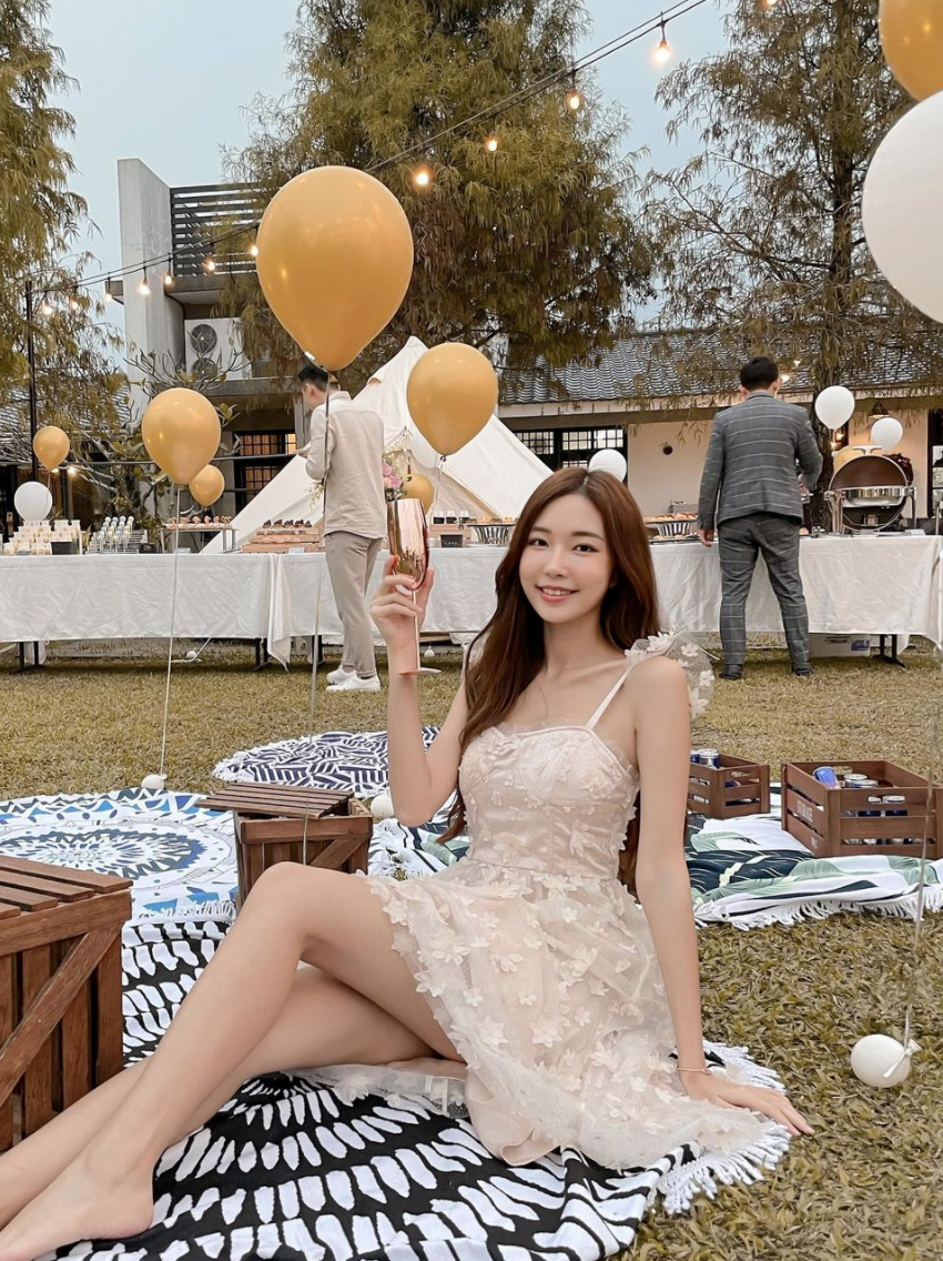 上宴曬氣質穿搭讓人心動。 圖：翻攝IG／黃上宴