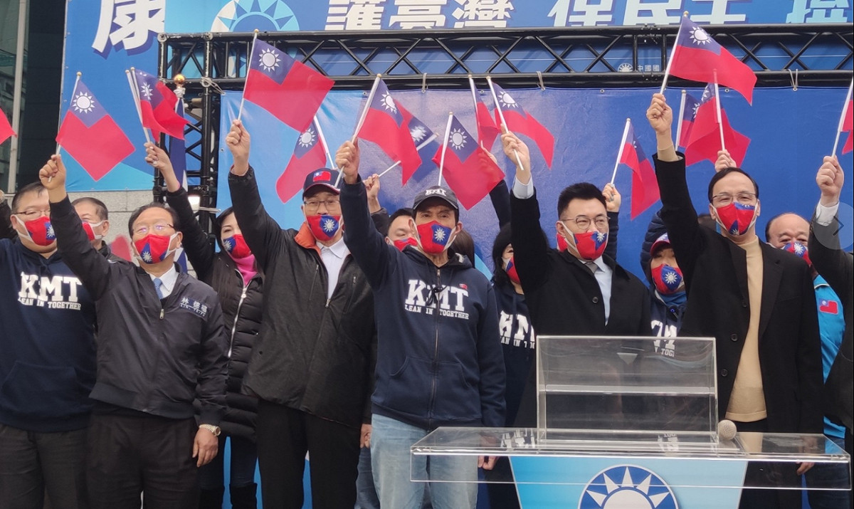 前總統馬英九今（1）天出席國民黨中央黨部升旗典禮。 圖 : 翻攝自馬英九臉書