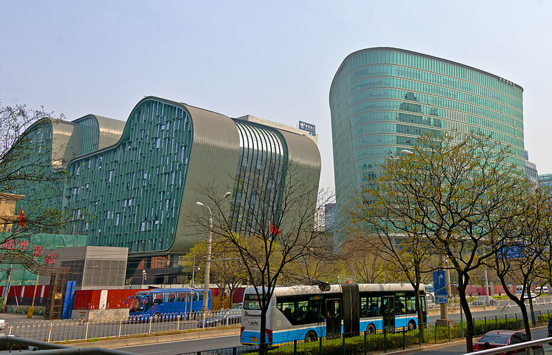 中國海洋石油公司被五角大廈歸類為中國軍方企業，可能是下一家遭紐約證券交易所摘牌的公司 圖：中海油總部　Daniel Case 提供／版權規定：CC BY-SA 3.0
