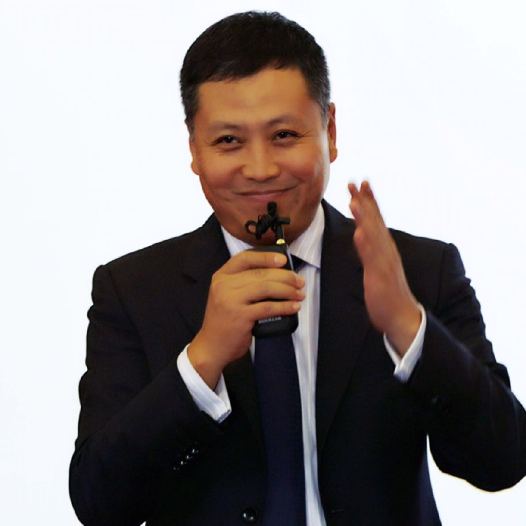 中國商人劉輝峰在申請永居簽證的時候，遭到澳洲移民部長拒絕申請。 圖:翻攝自劉輝峰微博