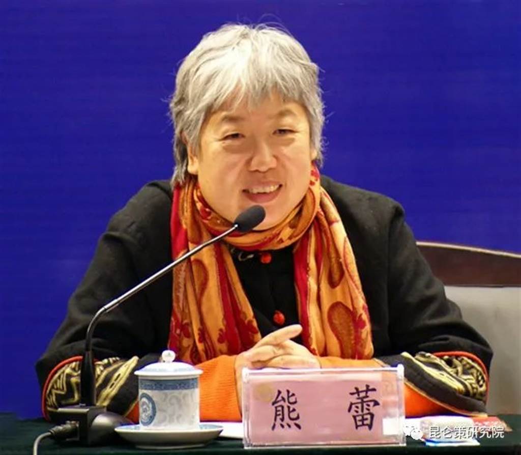 熊蕾是中共長期潛伏國民黨情報特工熊向暉的女兒，目前是新華社中國特稿社副社長。 圖：翻攝昆崙策研究院