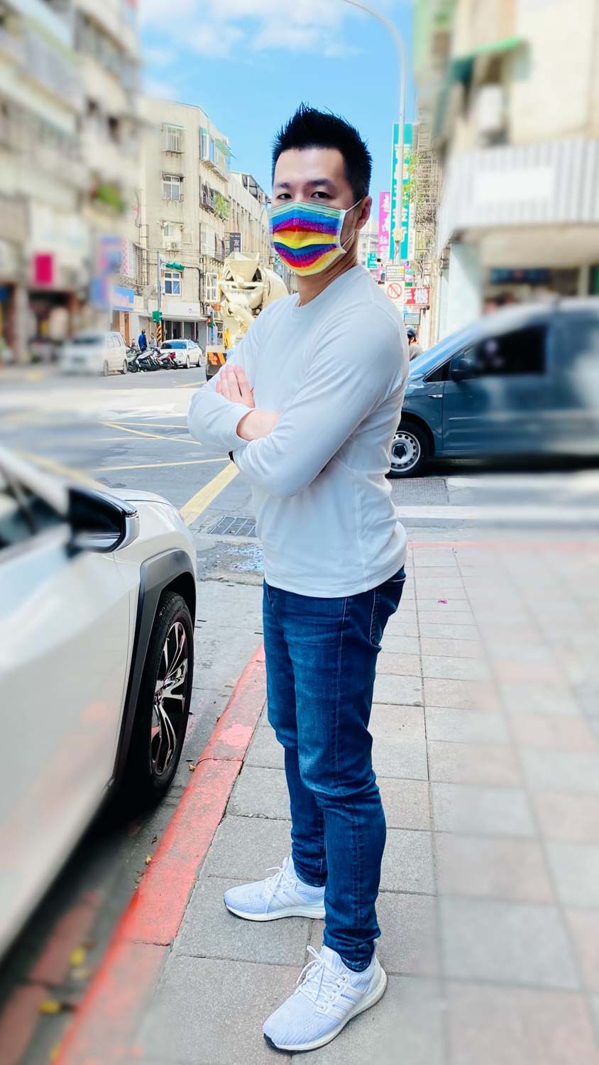 毒理專家招名威表示，事實上彩色口罩目前無法可管，因此醫用口罩食藥署只能參照CNS 15290「紡織品安全規範（一般要求）」來管理。 圖：招名威/提供