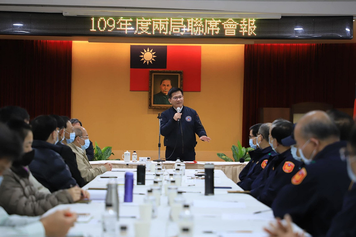交通部長林佳龍表示，去年國道事故、死亡創歷年新低，是因高公局、警察的努力，以及3大作為奏效。 圖：取自林佳龍臉書