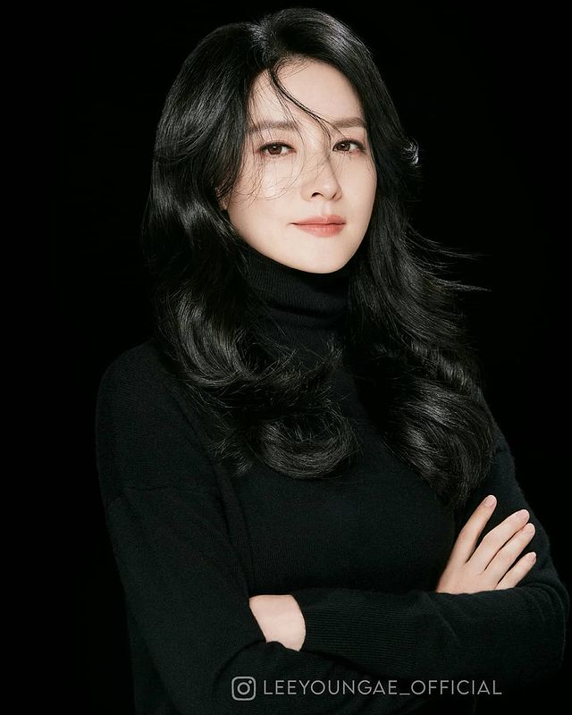女星李英愛低調前往受虐女童的墓地哀悼致意。 圖：翻攝自李英愛IG