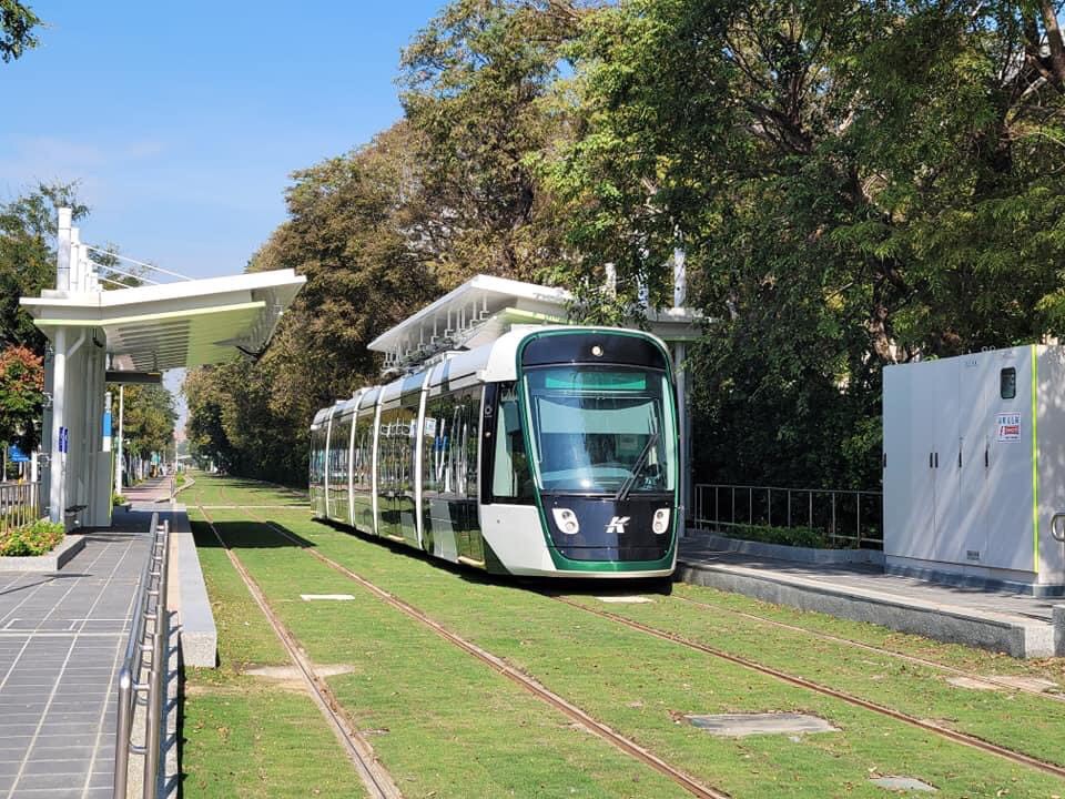 高雄環狀輕軌捷運大南環路段將於1月12日加入營運。 圖：高雄市政府/提供