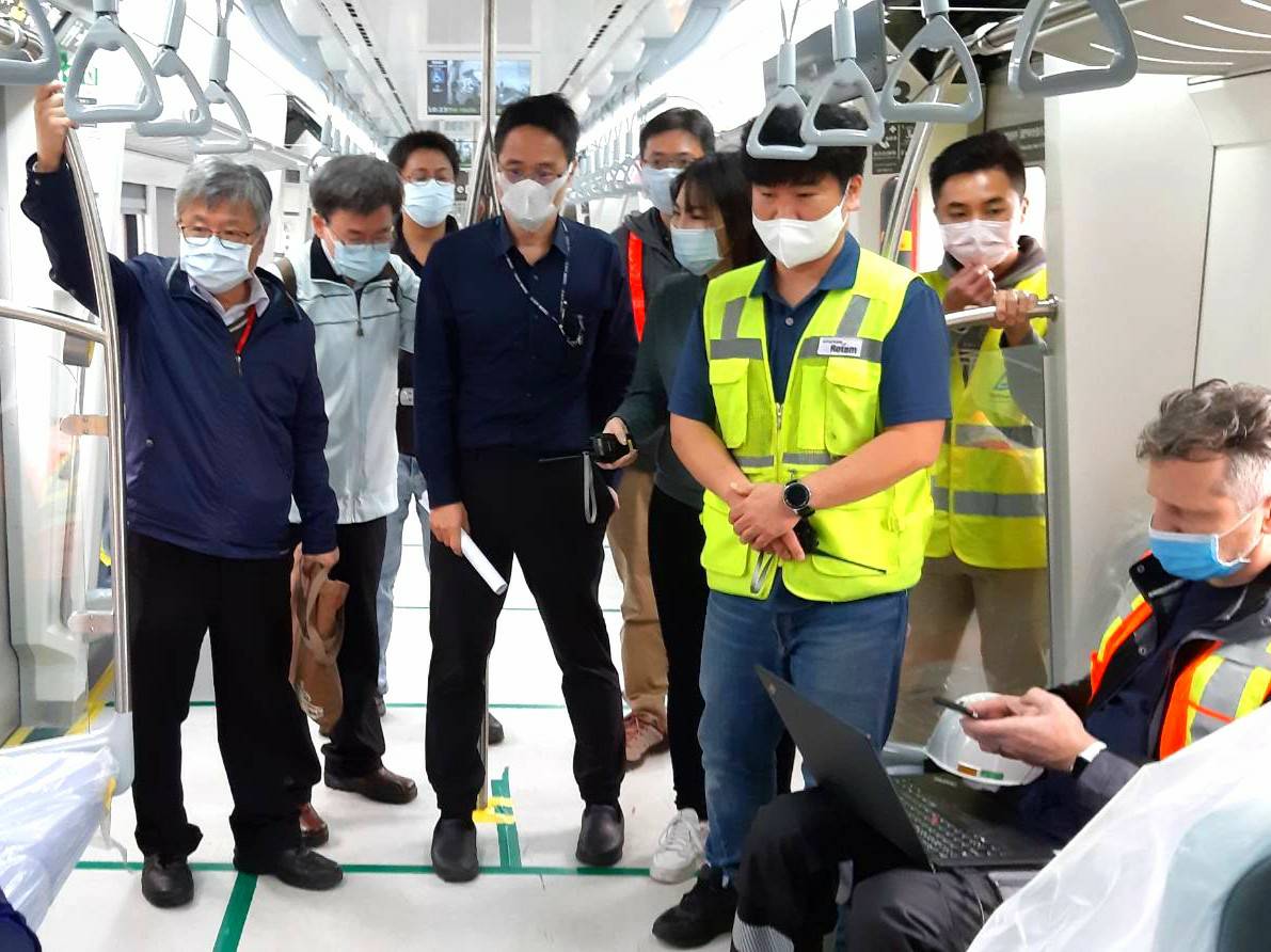 台鐵試車小組會同相關單位，密集進行各項交車測試。 圖：台鐵局／提供