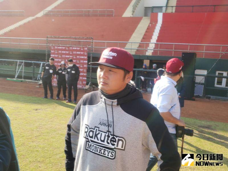 樂天總教練曾豪駒。 圖／黃建霖攝