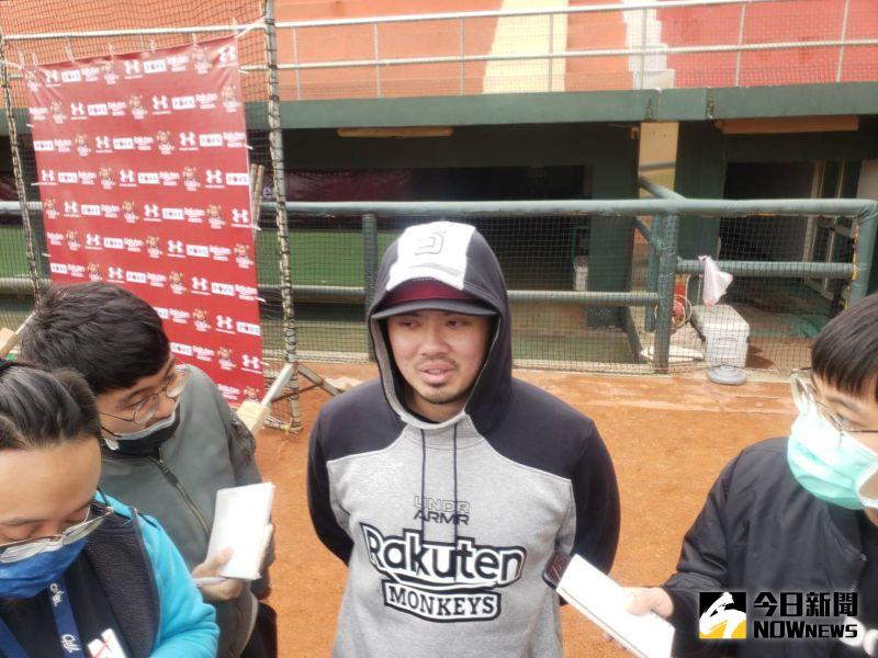 樂天桃猿隊長郭嚴文。 圖／黃建霖攝