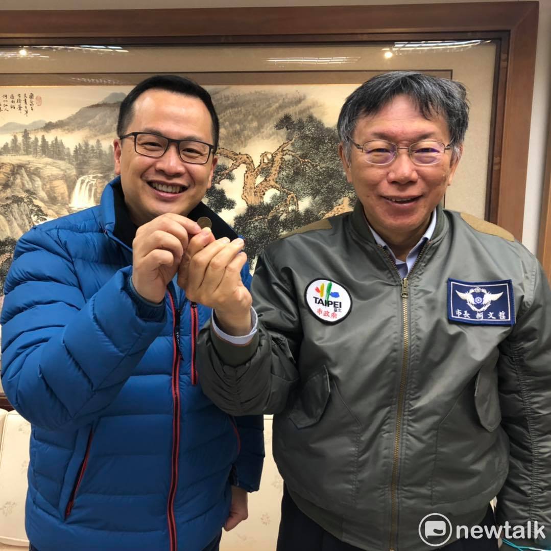 國民黨台北市議員羅智強透露，台北市長柯文哲昨在議會會期結束後找他，並遵守承諾贊助反萊豬公車。 圖：翻攝羅智強臉書