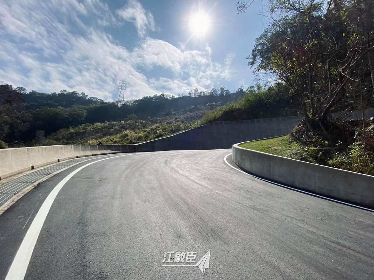台中豐原至新社的重要連接道路中88線崩塌中斷，經修復於今（12）日完工通車。 圖：江啟臣服務處/提供