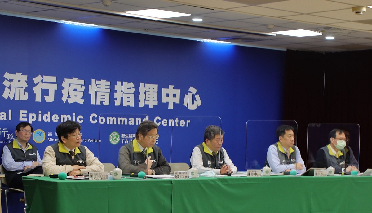 昨指揮中心深夜改口，指案838足跡未到大江。 圖：中央流行疫情指揮中心/提供