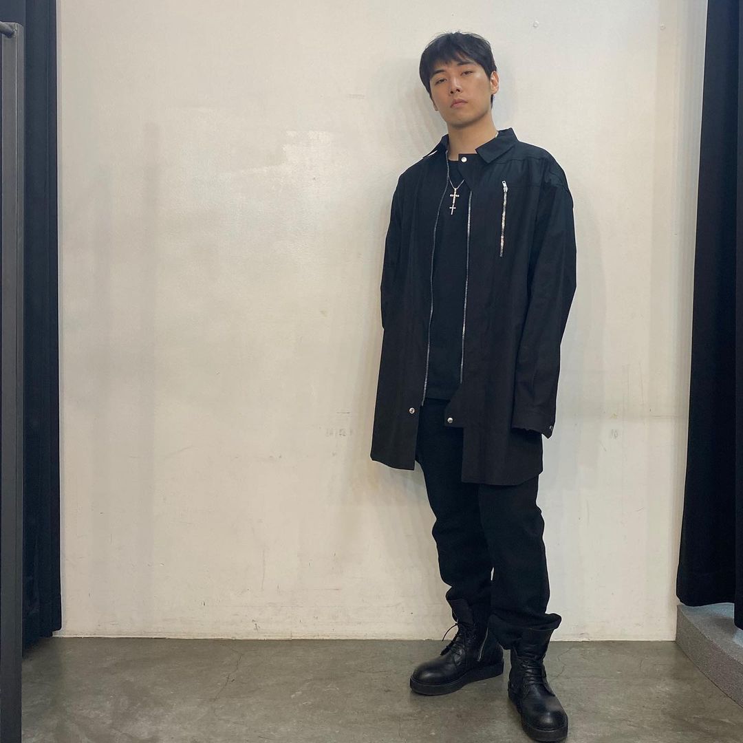 南韓嘻哈歌手Son Simba在青瓦台發起請願，要求全面禁止以男偶像為主角的同人文，引起超大的討論。 圖：翻攝自Son Simba IG