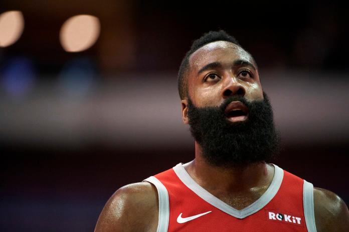 James Harden如願前往籃網和雙巨頭搭檔，三人薪資比其他NBA五隊全員薪水還高。 圖／美聯社／達志影像