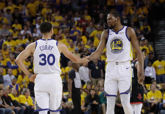 金州勇士球星Stephen Curry和Kevin Durant是昔日搭檔，如今後者將和James Harden組團 圖／美聯社／達志影像