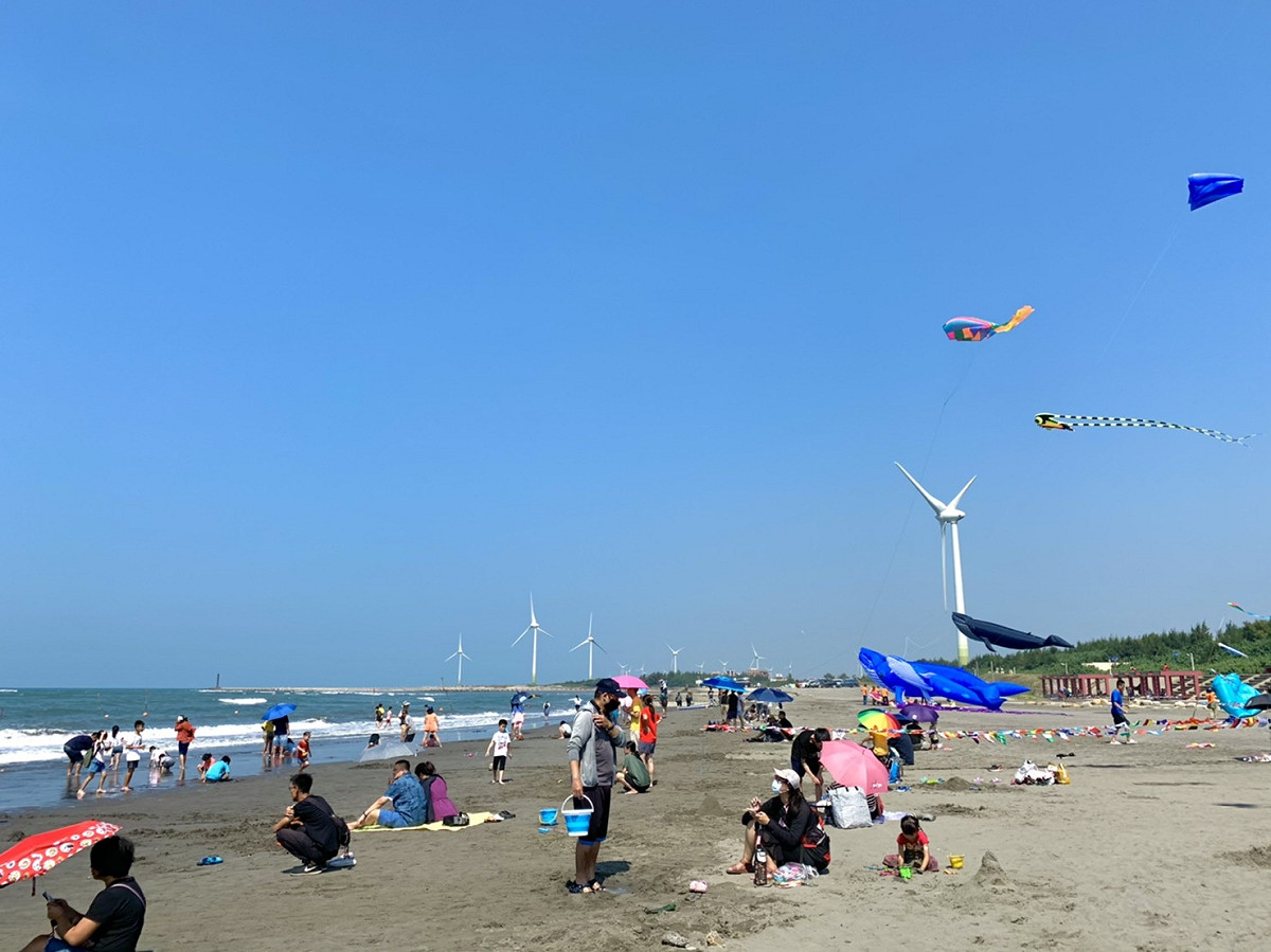 大安濱海在秋冬十傑，強勁東北季風容易激起巨大的危險海浪和沙浪。 圖：台中市觀旅局／提供