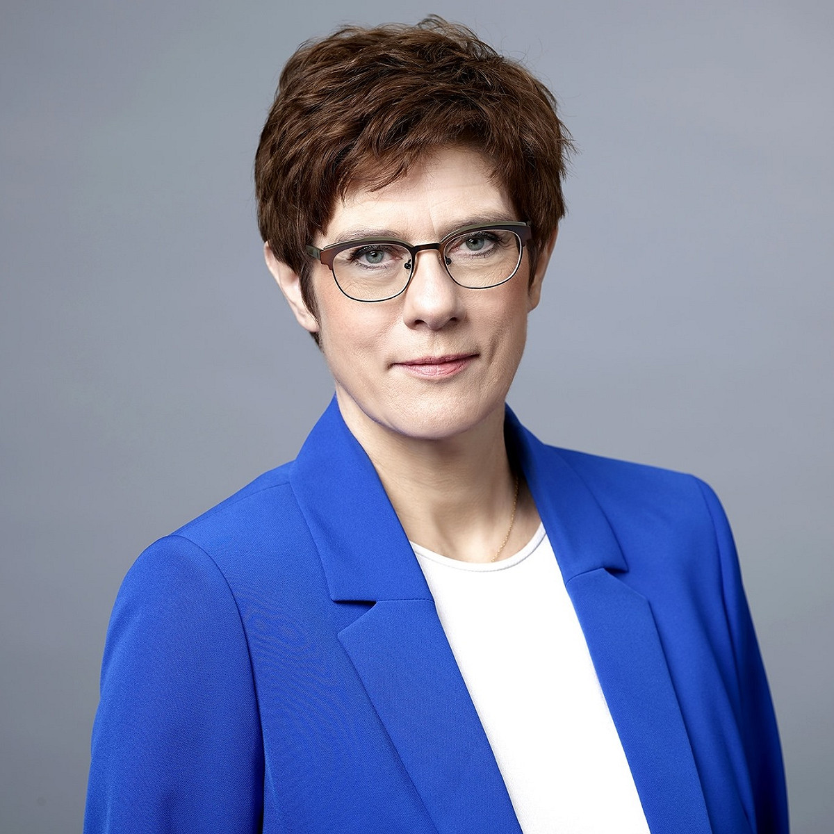 克蘭普卡倫鮑爾（Annegret Kramp-Karrenbauer）去年2月放棄黨魁一職，梅克爾接班人的問題又再度浮上檯面。 圖/Annegret Kramp-Karrenbauer臉書粉專